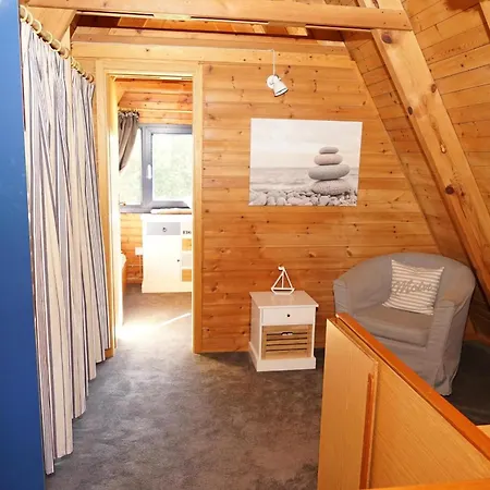 Zeltdachhaus In Strandnaehe Mit Grossem Grundstueck * Damp