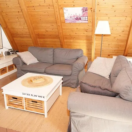 Zeltdachhaus In Strandnaehe Mit Grossem Grundstueck Damp